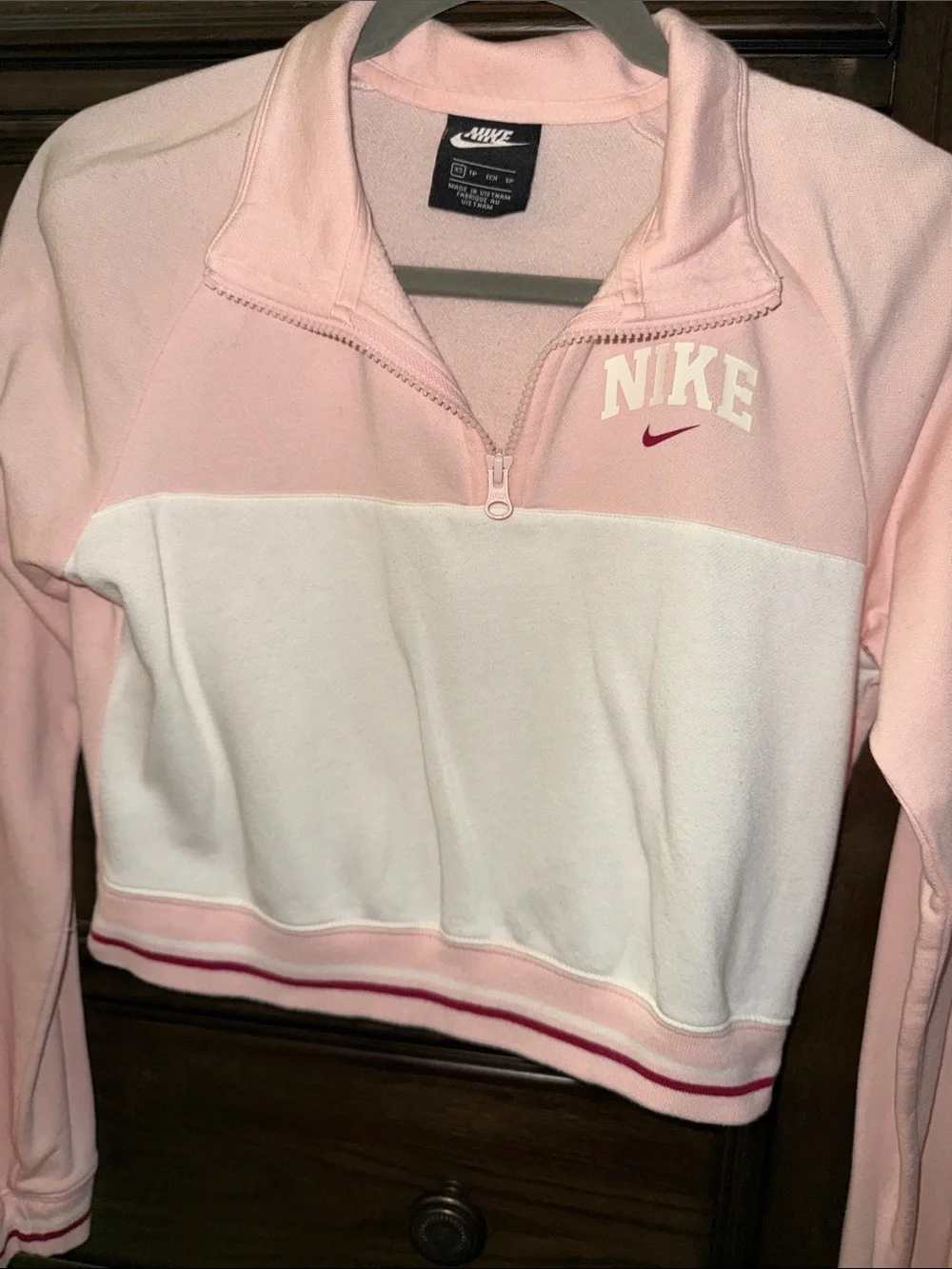 Nike Light Pink and White Quarter-Zip Cropped Pullover